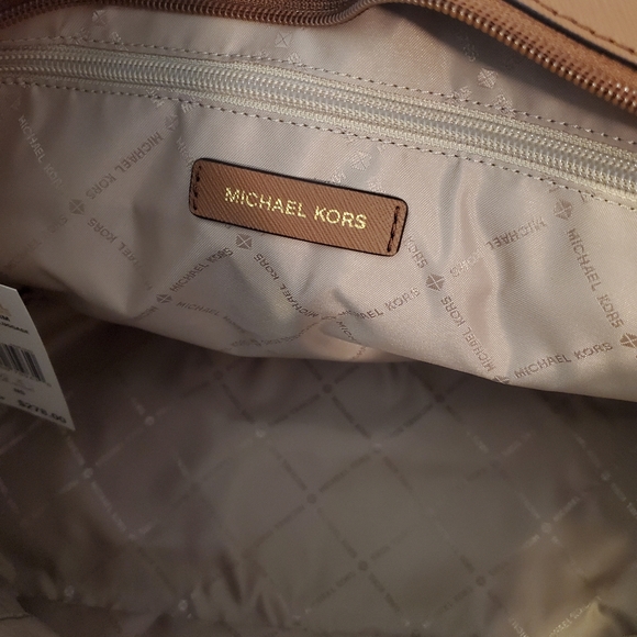 SOLD!! MICHAEL KORS purse - Picture 5 of 7